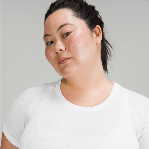 White Lululemon Swiftly Tech Tee 2.0 - Picture 4 of 6